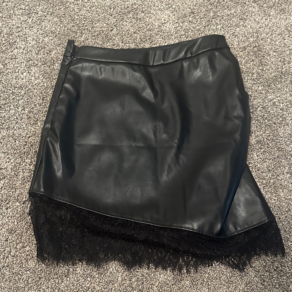 SHEIN Black Asymmetrical Faux Leather Skirt with Lace
